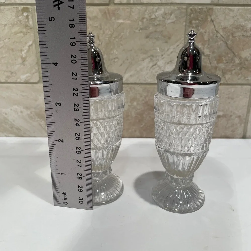 Fostoria Leonardo Salt and Pepper Shakers Vintage Crystal Chrome Lid‎